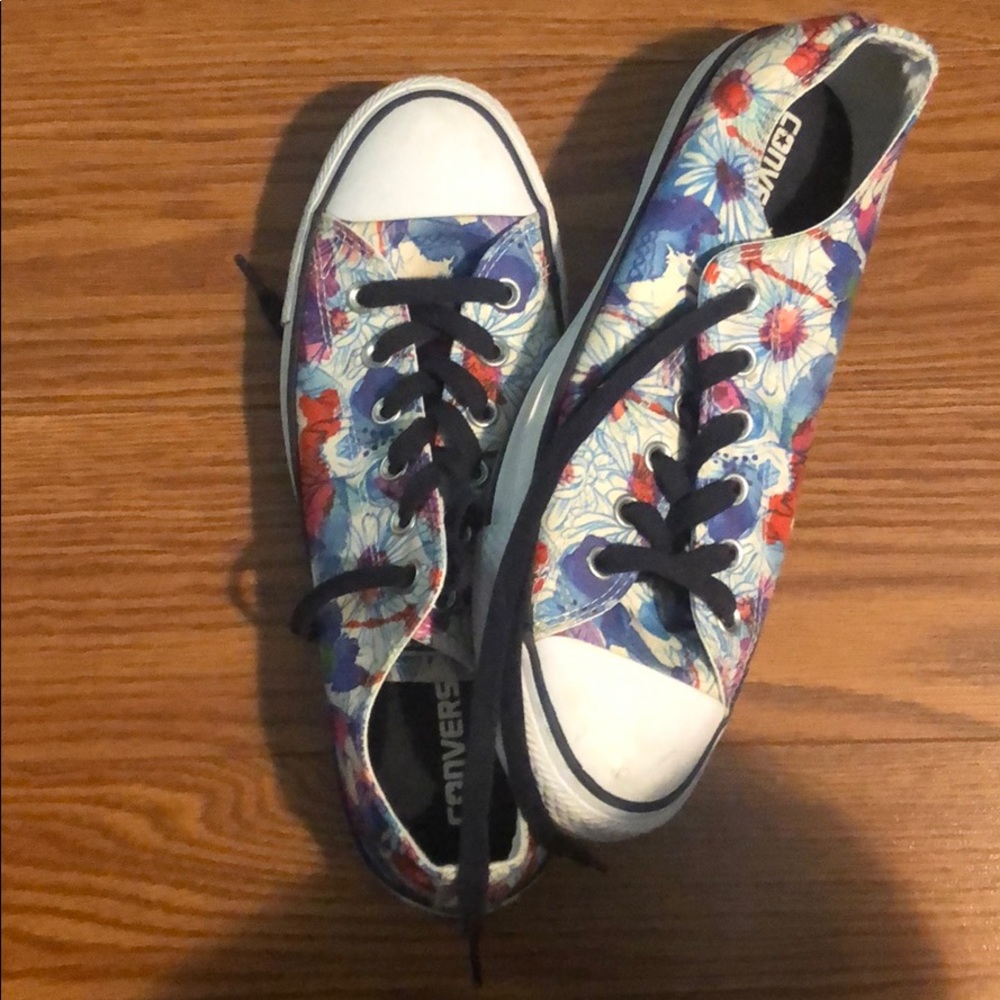 Floral Converse